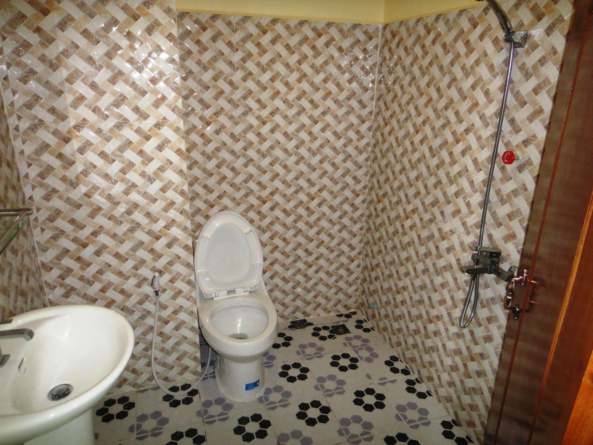 Borey Vatanac Guesthouse กำปอต ภายนอก รูปภาพ