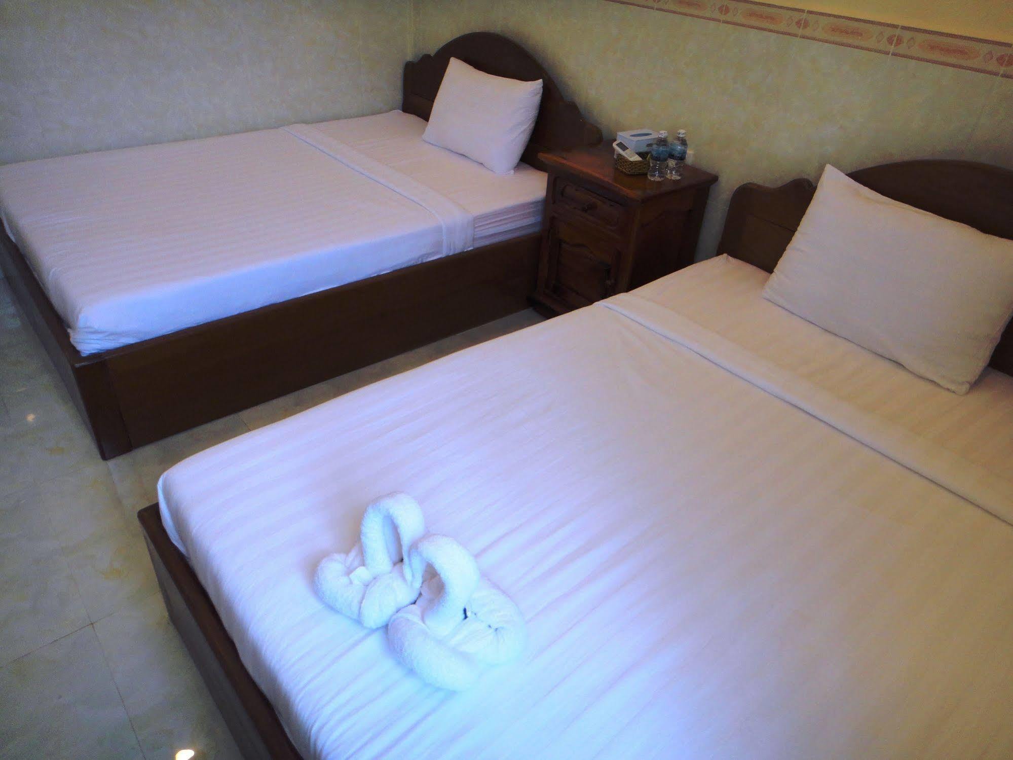 Borey Vatanac Guesthouse กำปอต ภายนอก รูปภาพ