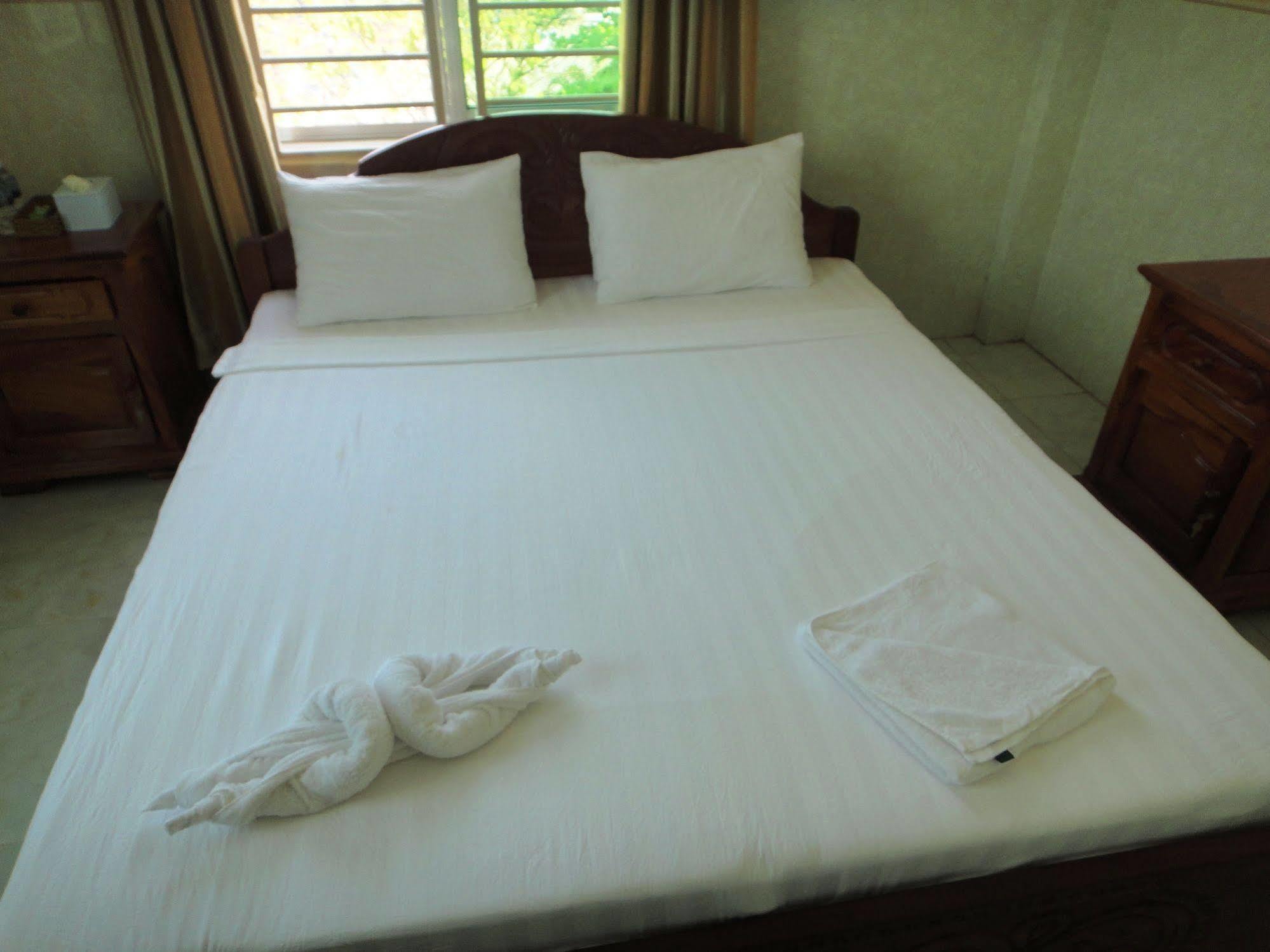 Borey Vatanac Guesthouse กำปอต ภายนอก รูปภาพ